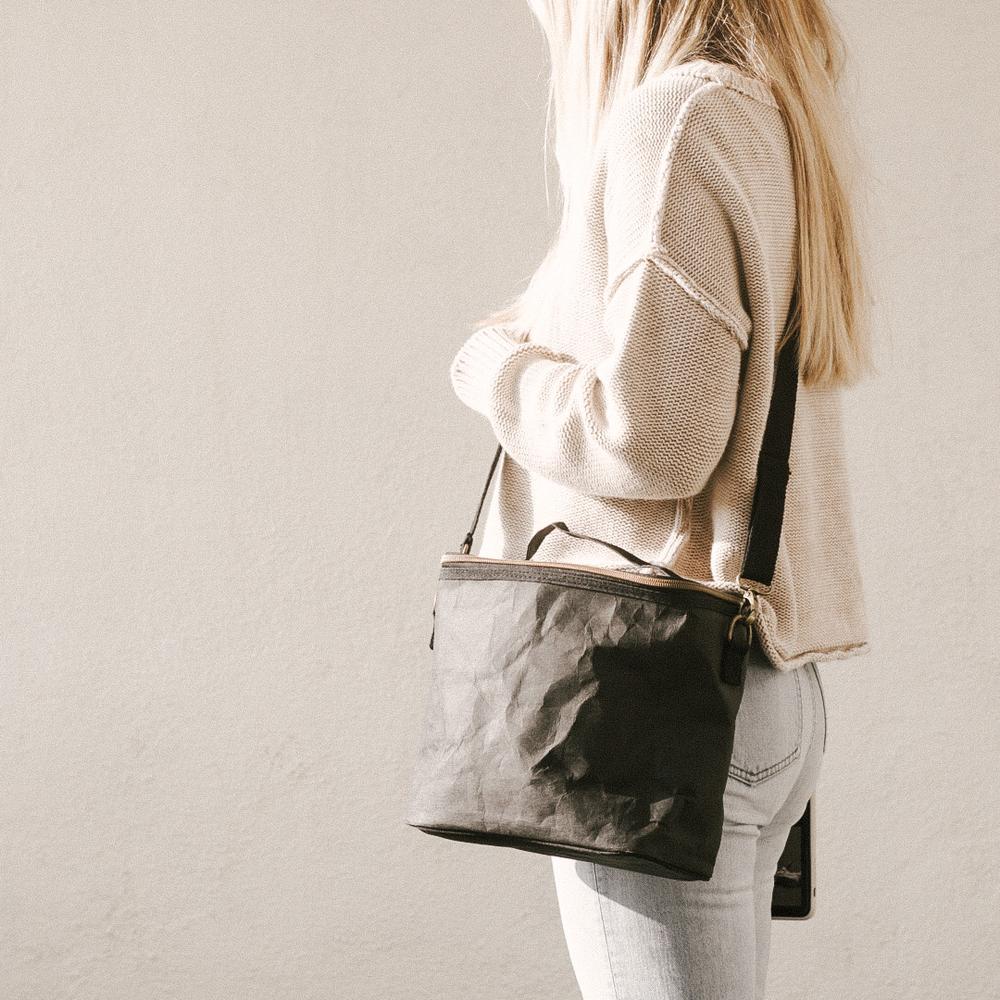 Black Paper Lunch Poche